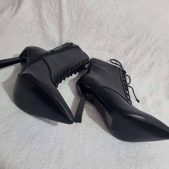 Aldo Began 001 Black Stiletto Heeled Boots with Lace-Up Design - Picture 6 of 6